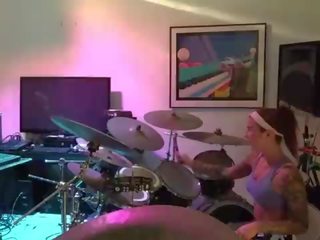 Felicity kačių drums ir jams su draugai už as scenos