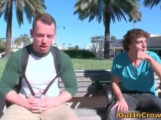 To homofil dudes møtes i den parkere og suge