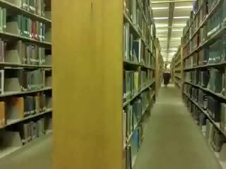 Gila perpustakaan perempuan!