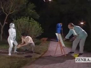 Ondertiteld japans publiek park statue fontein prank