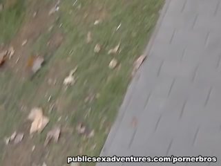 Publique sexe aventures: naugthy nana baise dur bite en la parc