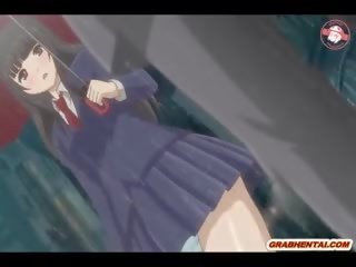 Japansk anime skolejente blir klemme henne pupper og finger
