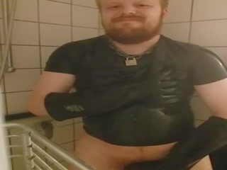 Rubbercub wanking në dush