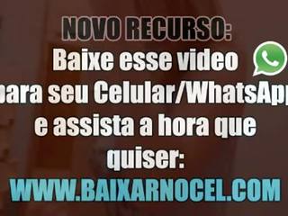 Casada se masturba όχι banheiro enquanto o marido dorme