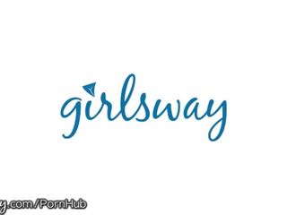 Girlsway вързани милф получава тя наказание