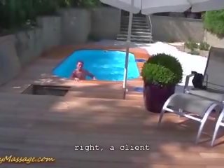 Poolboy παίρνει ένα ολισθηρός nuru σεξ μασάζ, πορνό 9c