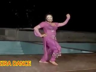 Nuevo mujra en lluvia mojada