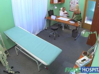 Fakehospital docteur baise femme en son bureau