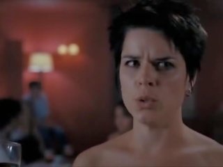 Neve campbell toppløs scene