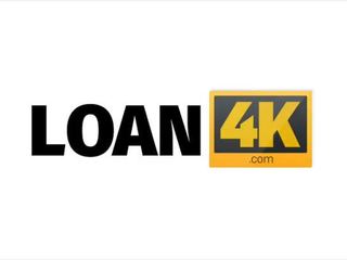 Loan4k. seksi sıcak dolandırıcı ile büyük boyalı saçlar