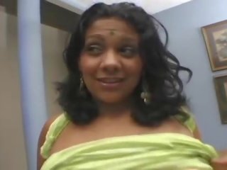 Bela indiana milf chupar caralho depois quente entrevista