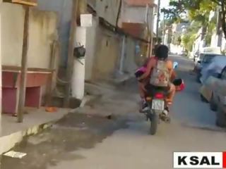 Entramos na comunidade pra visitar um amigo e fizemos muita putaria e varios video - video completos không đỏ