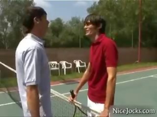 Après tennis baise et sucer par nicejocks