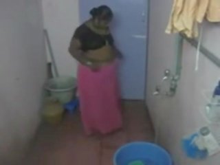 Desi kampung bhabhi warga india aunty tersembunyi kamera http://www.xnidhicam.blogspot.com