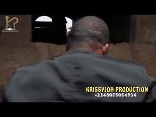 Nollywood producer krissyjoh مارس الجنس ممثلة في مجموعة