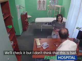 Fakehospital пациент има а путка проверка нагоре