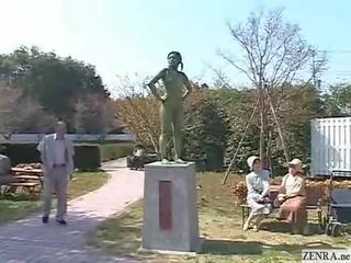 Mosaic; a dnevna goli ženska japonsko vrt statue