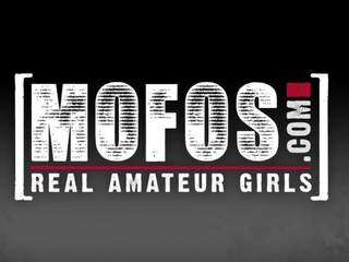 Mofos - جنسي فتاة أعمال خارج في اليوغا بنطال