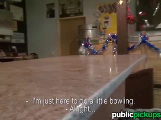 Mofos - het euro tonårs fabrikat bowling se sexig