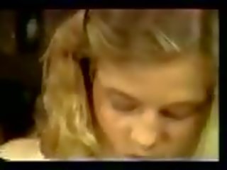 Broskev fuzz 1981: volný xczech porno video ce