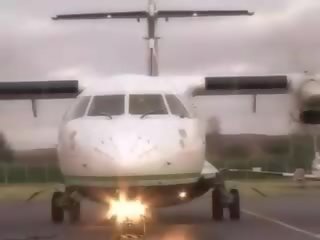 Super aer gazdă sugand pilots mare pula