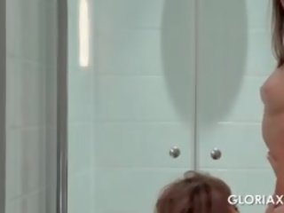 Glorie a ji horký gfs mající lesbička pohlaví v the sprchový