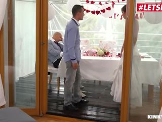 Sposa prende freddo piedi e trucchi con passo figlio - letsdoeit porno video