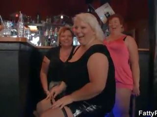 Huge boobs bbw have fun in the bar