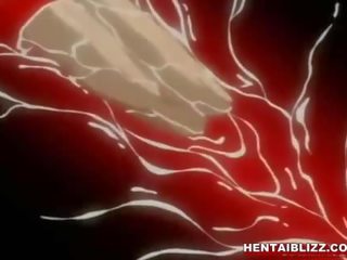 Esclavitud hentai con tetas consigue empujado manos en su wetpussy y anal