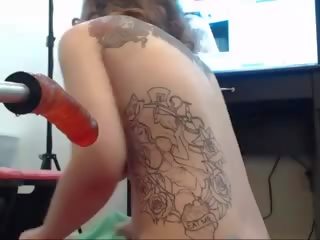 Чудова грудаста татуювання краля є так вологий з її ебать.