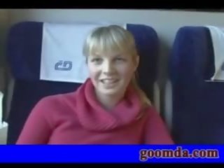Blondi tyttö porno päällä the juna seksi, juliet helvetin kauniisti paras pos
