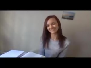 Γαλλικό μαθητής/ρια λιβάδι: σπέρμα σε στόμα πορνό βίντεο 24