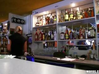 Akrobatik barmen lenka oymalı için canavar