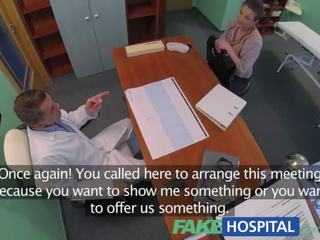 FakeHospital Horny saleswoman strikes a deal with the dirty doctor Porn Videos