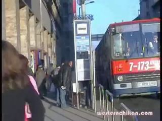 Vakker barmfager blondt pupper grabbed rumpe famlet på buss del 1